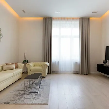 Apartment Grand Designer Dream In The Center W 3br/3bath