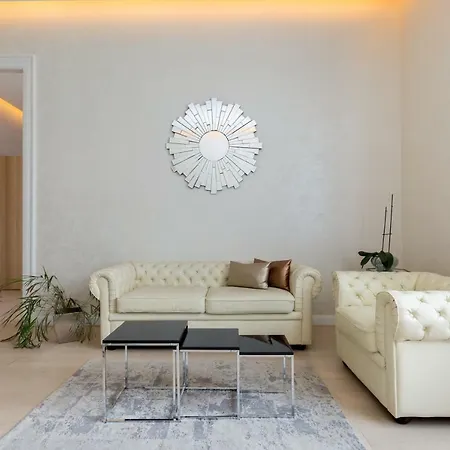 Grand Designer Dream In The Center W 3br/3bath * Budapest