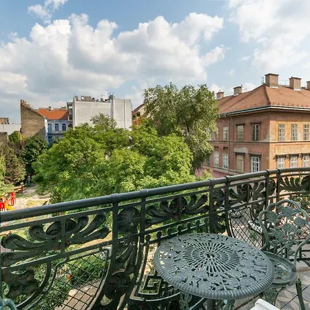 Apartment Grand Designer Dream In The Center W 3br/3bath *