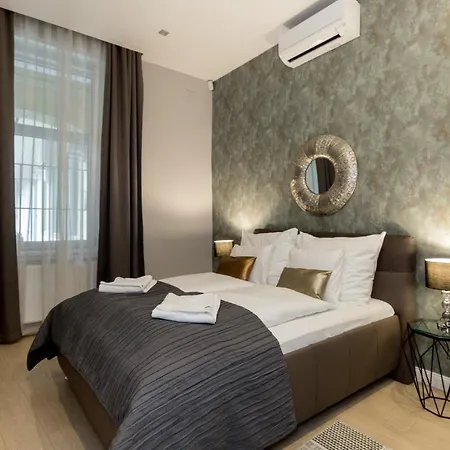 Grand Designer Dream In The Center W 3br/3bath Apartment Budapest